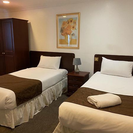 The George Hotel Pangbourne Esterno foto