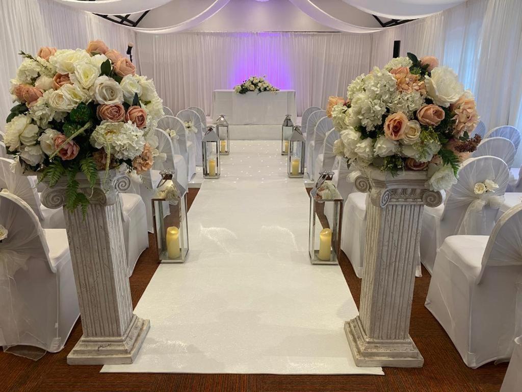 The George Hotel Pangbourne Esterno foto