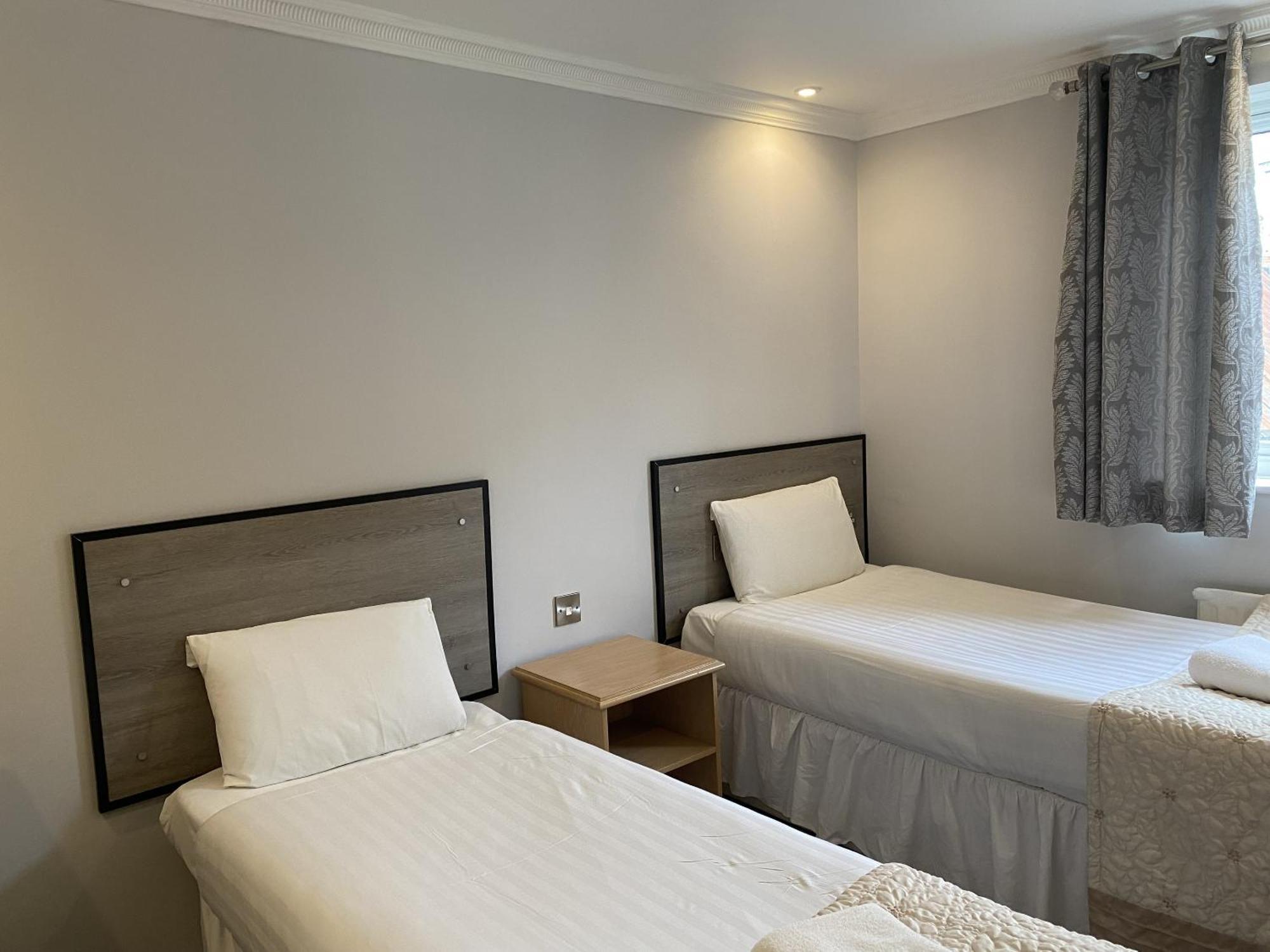 The George Hotel Pangbourne Esterno foto