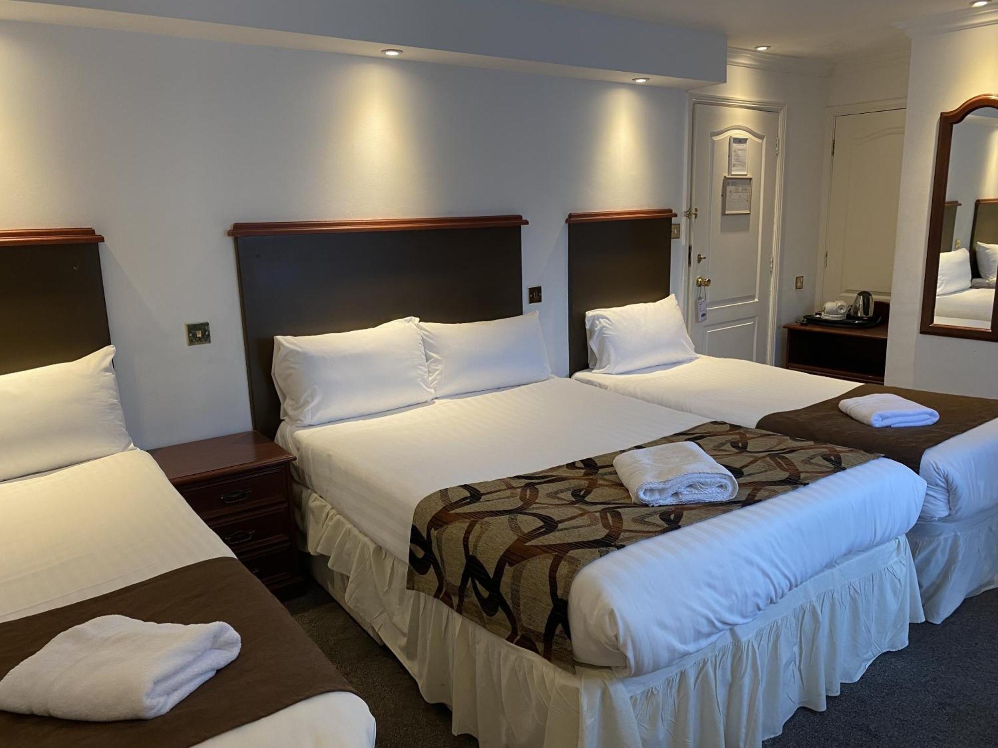 The George Hotel Pangbourne Esterno foto