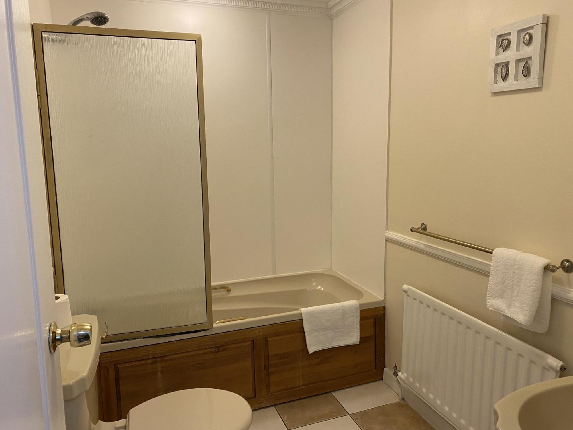 The George Hotel Pangbourne Esterno foto