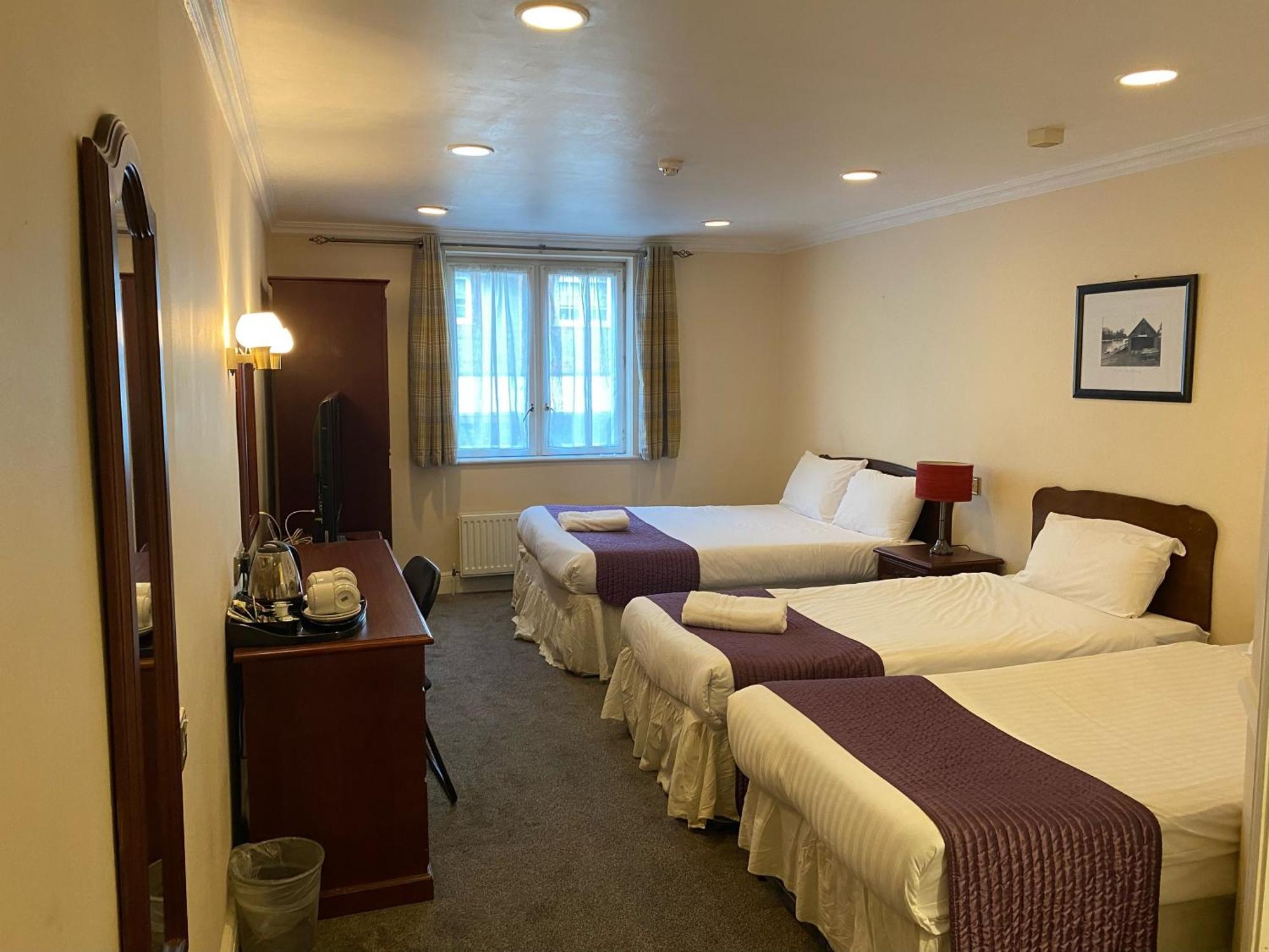 The George Hotel Pangbourne Esterno foto