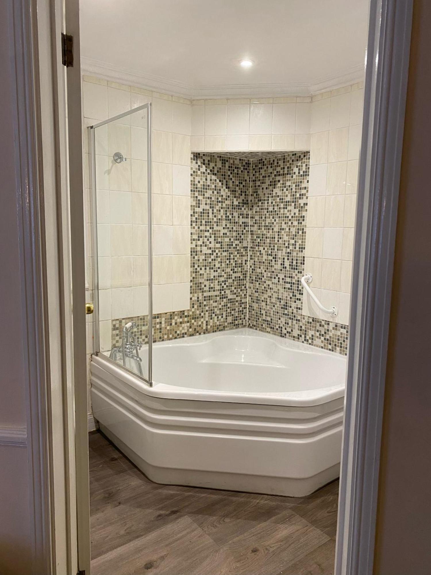 The George Hotel Pangbourne Esterno foto