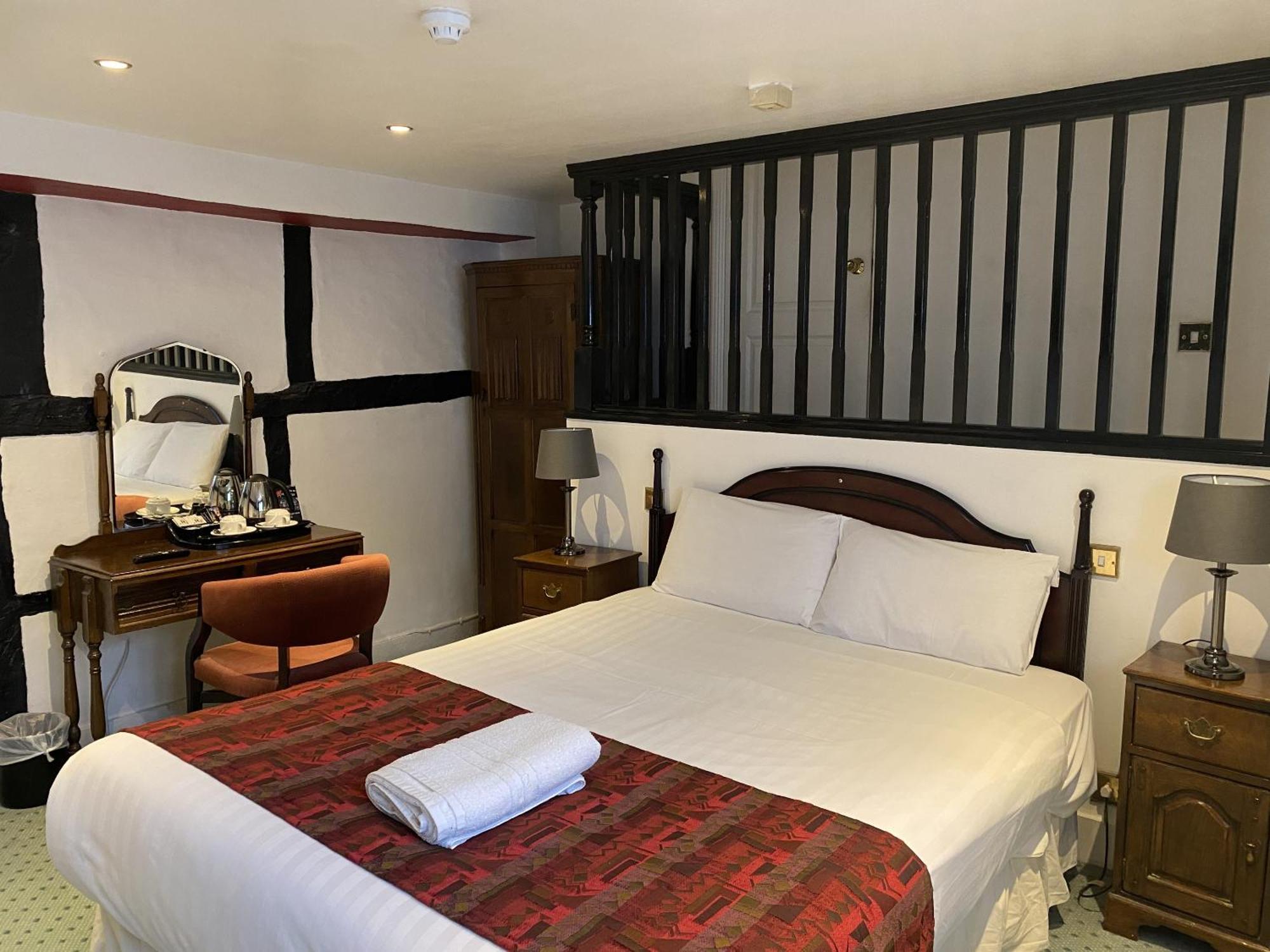 The George Hotel Pangbourne Esterno foto
