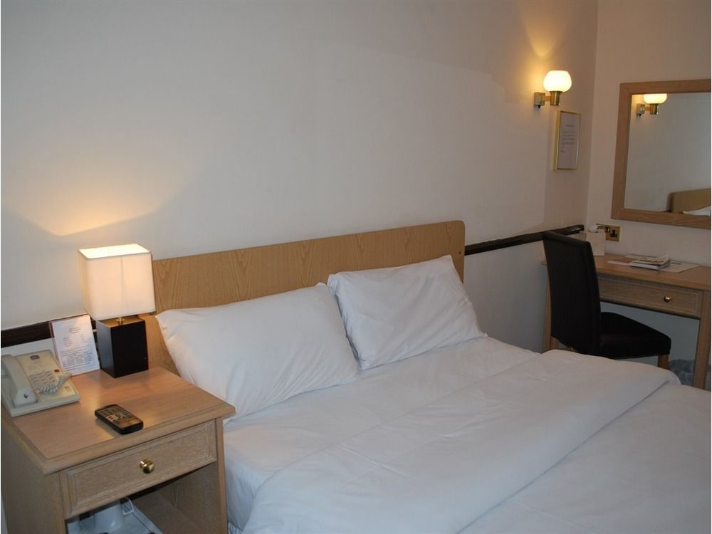 The George Hotel Pangbourne Esterno foto